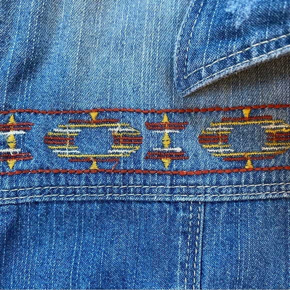 Wrangler Embroidered Denim Snap Button Shirt - Picture 6 of 8